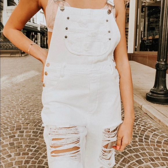 LF Denim - New 🎈Carmar LF stores distressed overalls